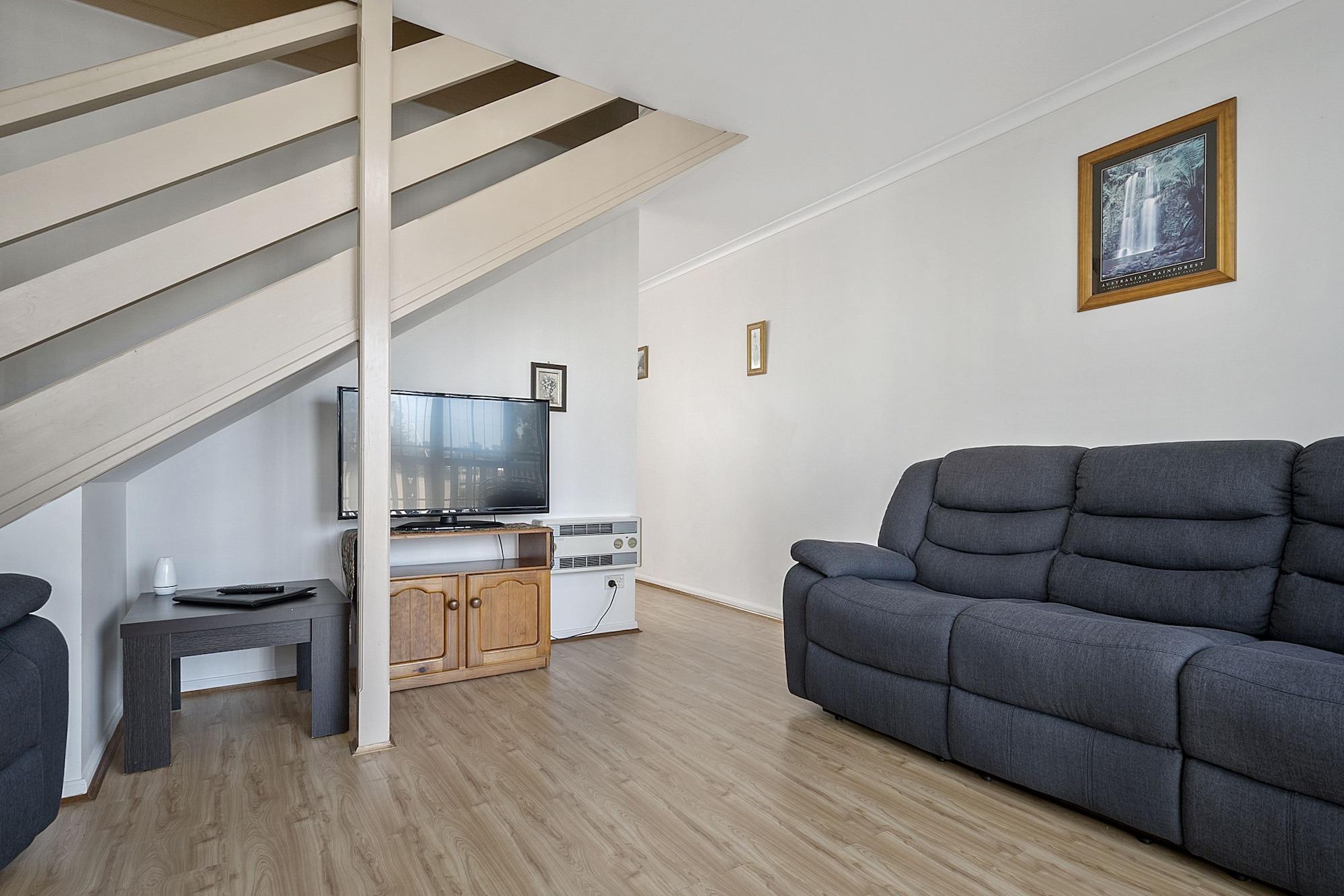 Amos House & Swansea Ocean Villas Екстериор снимка