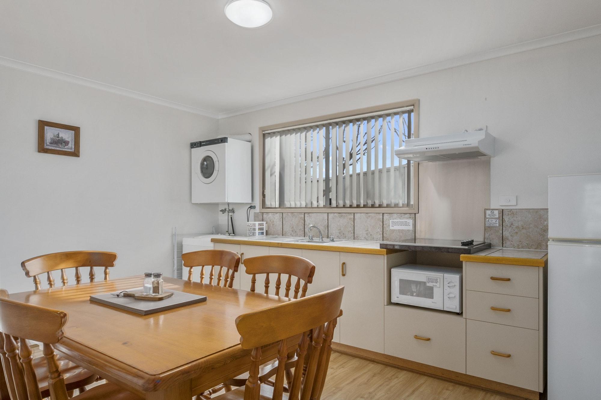 Amos House & Swansea Ocean Villas Екстериор снимка