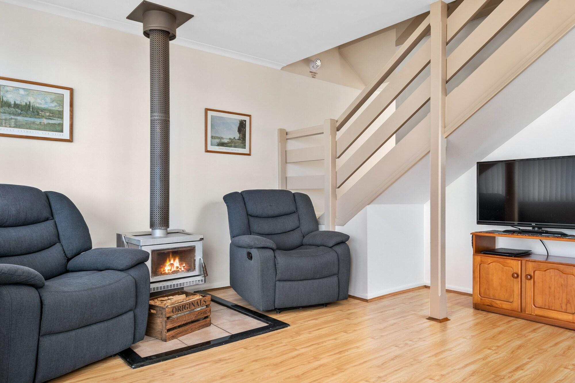 Amos House & Swansea Ocean Villas Екстериор снимка