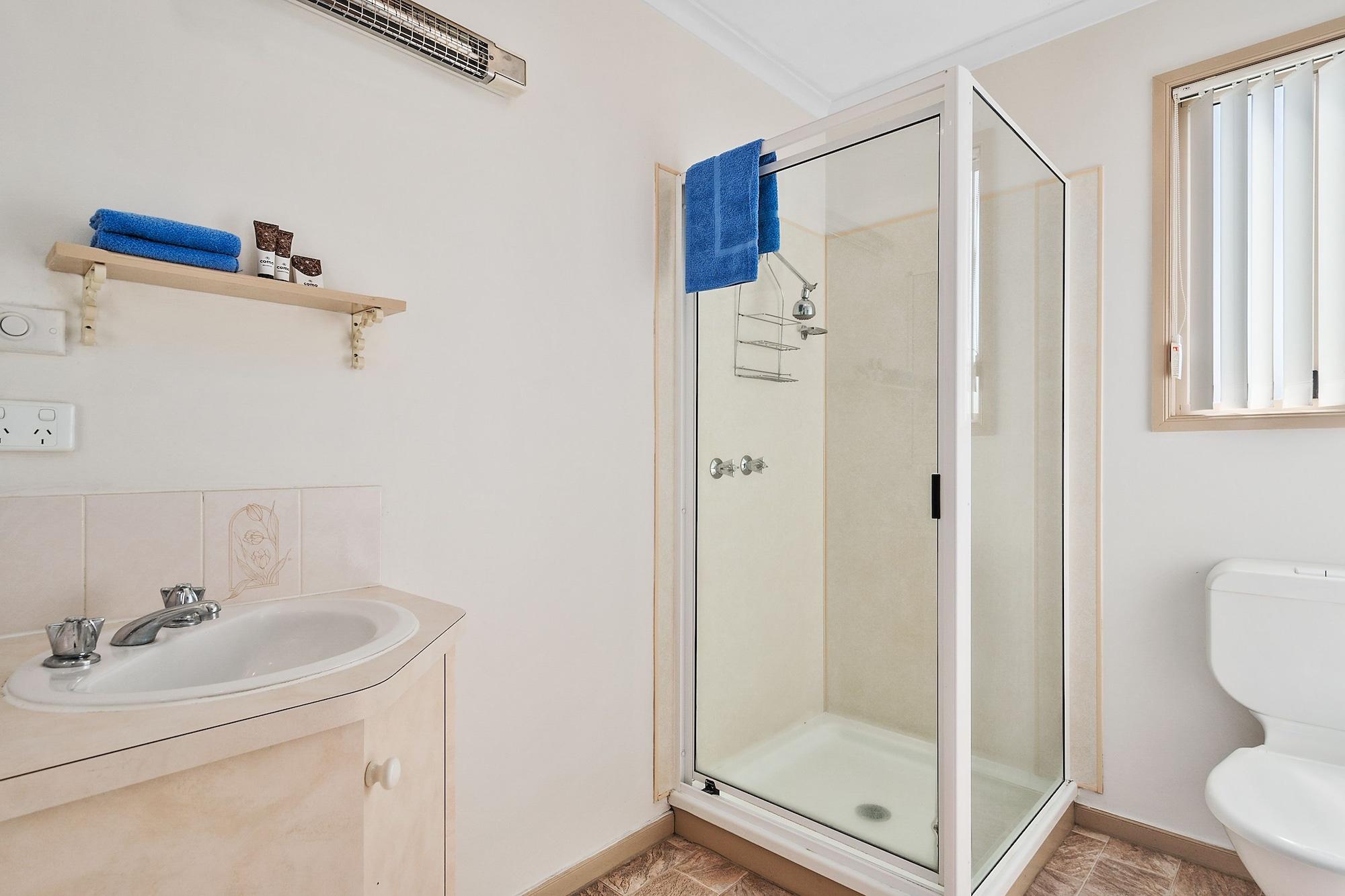 Amos House & Swansea Ocean Villas Екстериор снимка
