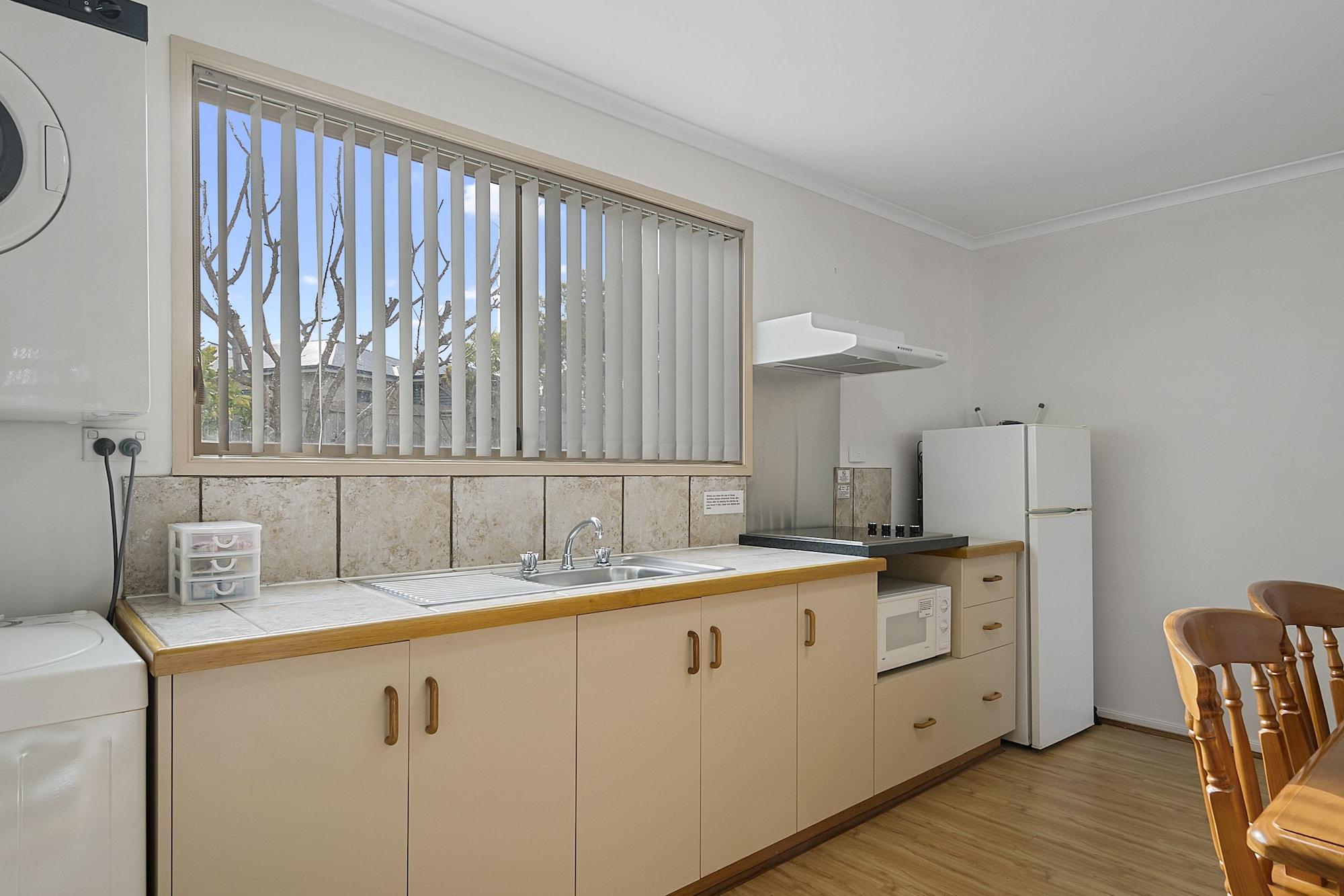 Amos House & Swansea Ocean Villas Екстериор снимка