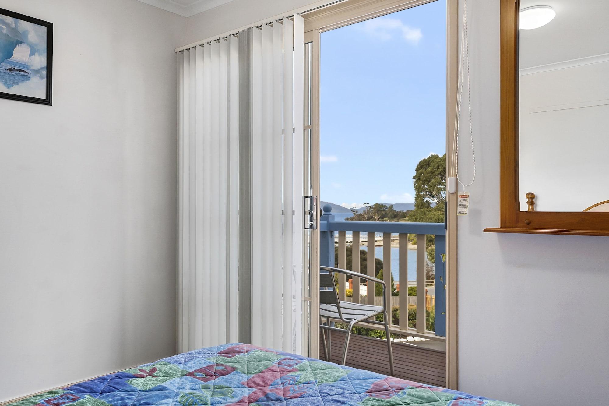 Amos House & Swansea Ocean Villas Екстериор снимка