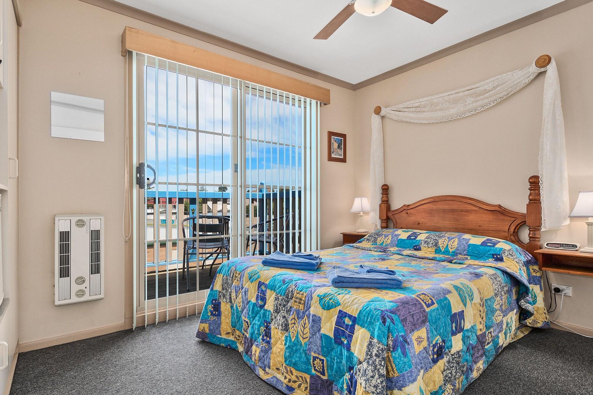 Amos House & Swansea Ocean Villas Екстериор снимка