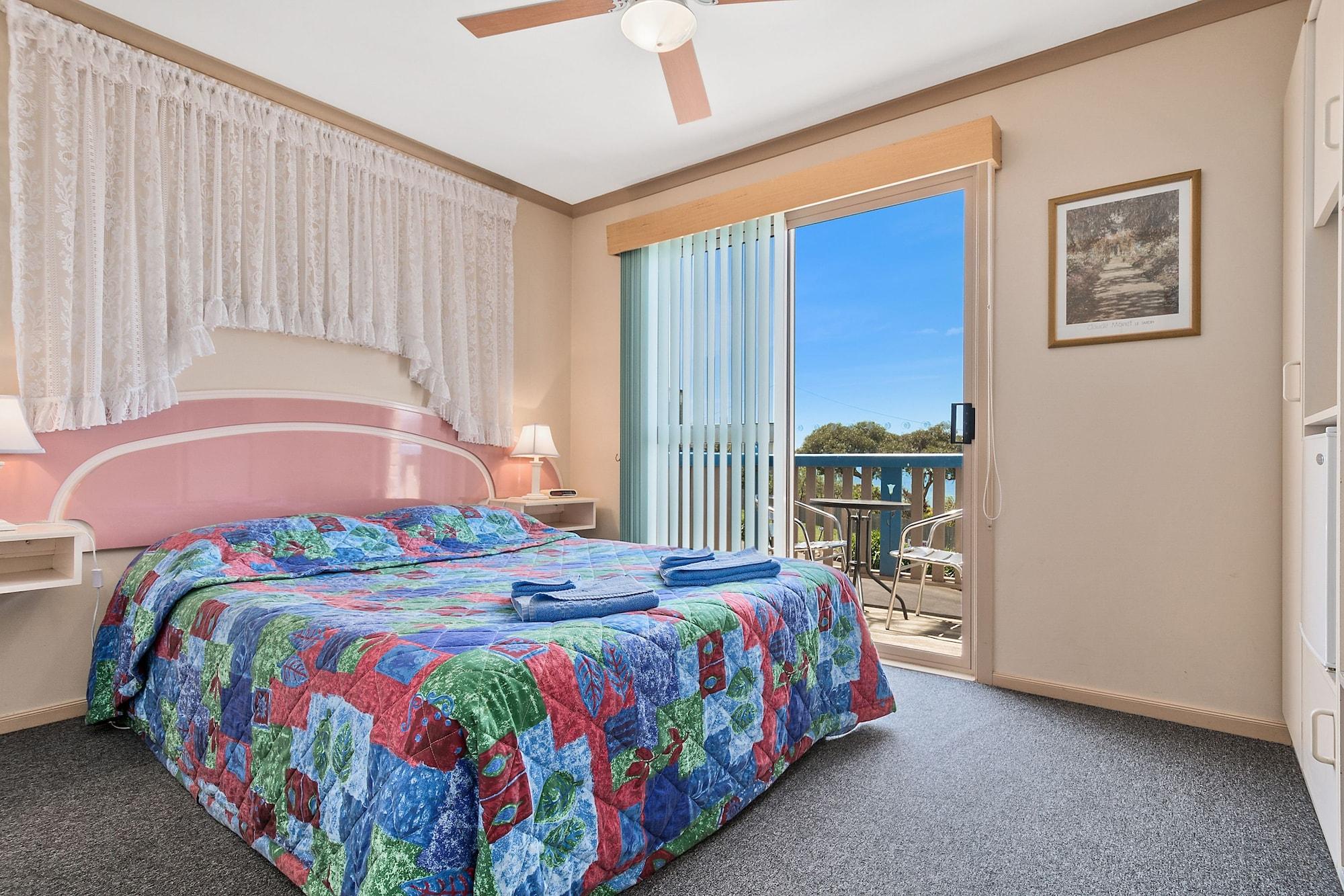 Amos House & Swansea Ocean Villas Екстериор снимка