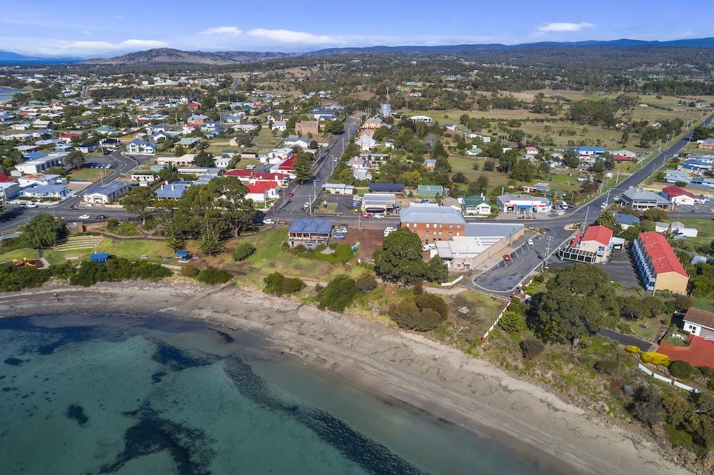 Amos House & Swansea Ocean Villas Екстериор снимка