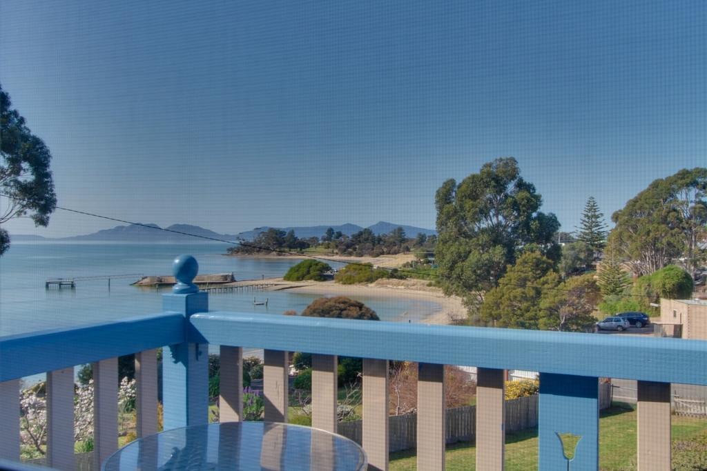 Amos House & Swansea Ocean Villas Екстериор снимка