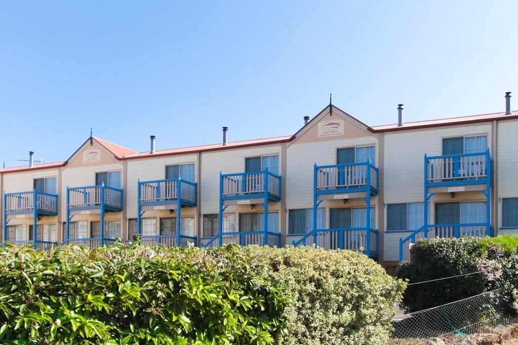 Amos House & Swansea Ocean Villas Екстериор снимка