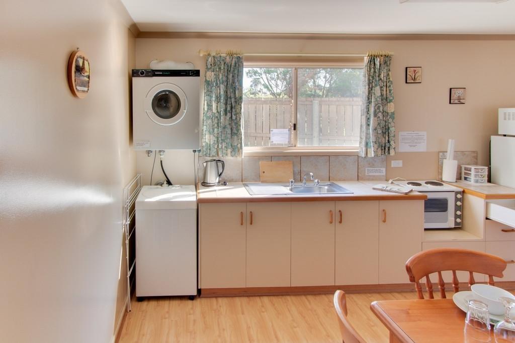 Amos House & Swansea Ocean Villas Екстериор снимка