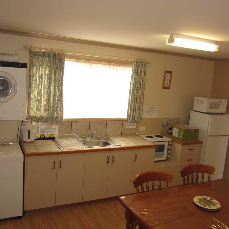 Amos House & Swansea Ocean Villas Екстериор снимка